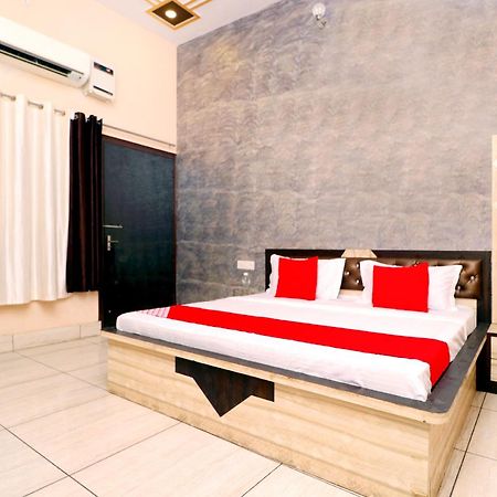 Hotel O Pushp Vatika Bhiwani Esterno foto